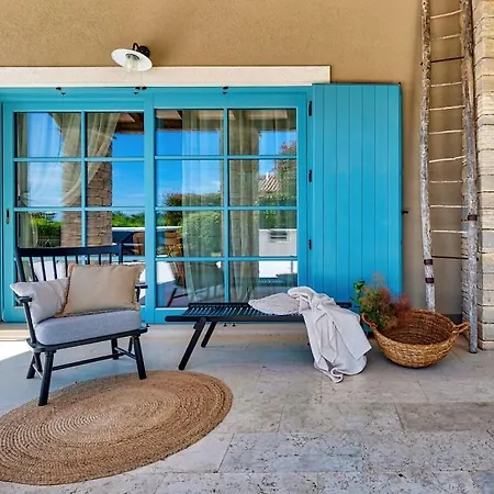 Toscana With Pool And Jacuzzi Near