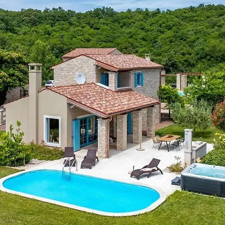 Toscana With Pool And Jacuzzi Near فيلة