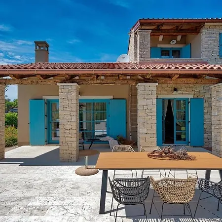 Toscana With Pool And Jacuzzi Near فيلة أوماغ