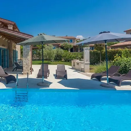 Toscana With Pool And Jacuzzi Near فيلة *