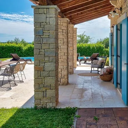 Toscana With Pool And Jacuzzi Near أوماغ